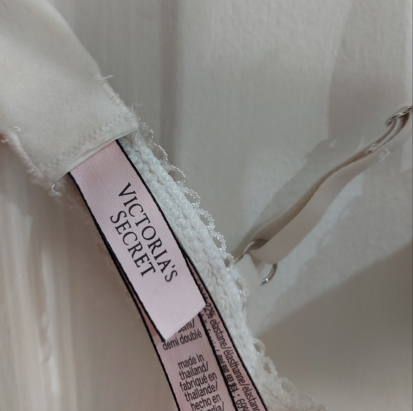 Victoria's Secret | Dream Angels Lined Demi Bra - Picture 5 of 12